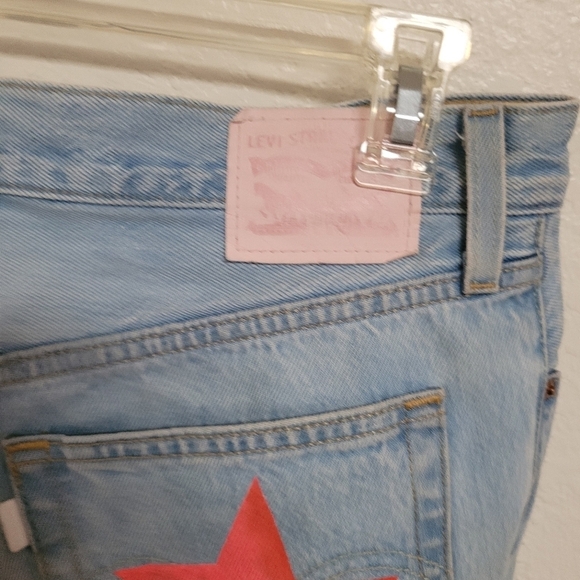 Levi's Premium 501 Light Wash Staright with Stars on Pockets - Picture 9 of 9
